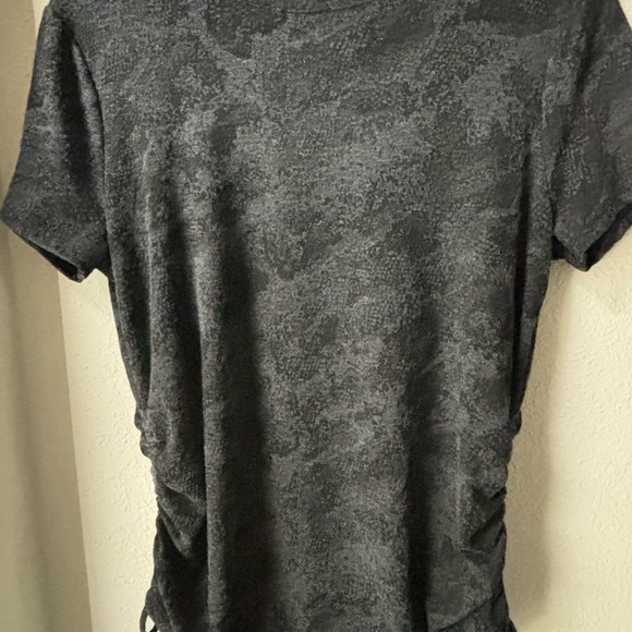 Simply Vera Vera Wang Dark Gray Short Sleeve Tee - Picture 5 of 7
